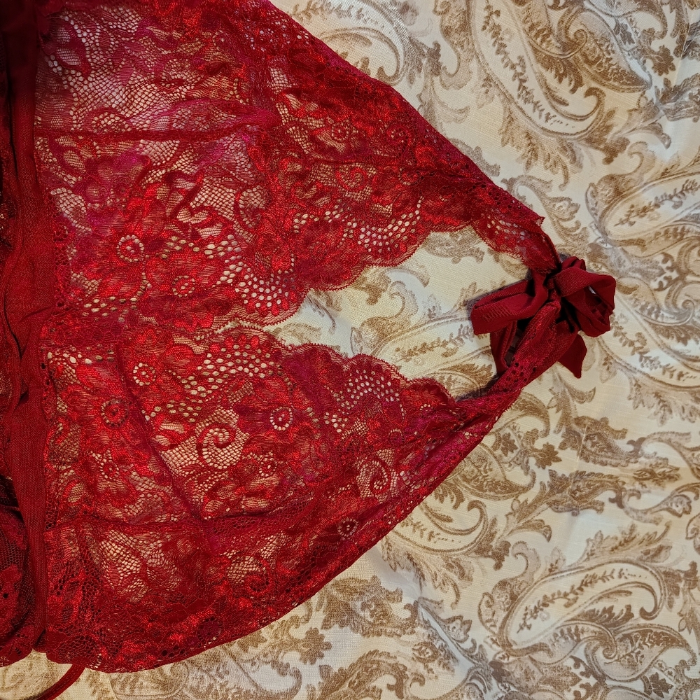 Lace Halter Lingerie Set in Red - Picture 10 of 15